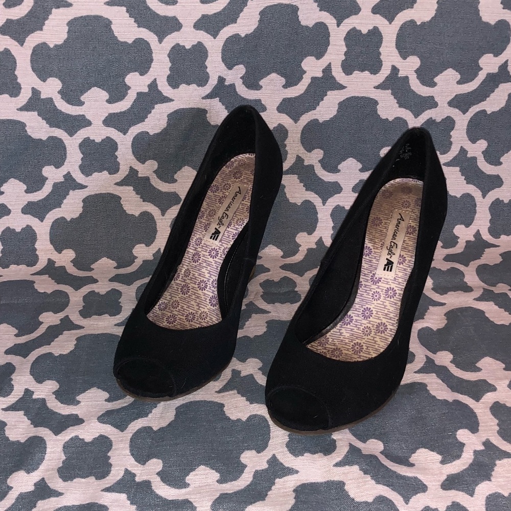 American eagle black wedges